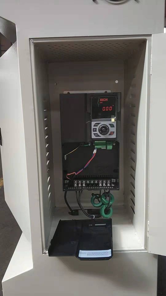 XFC550在造砖机械上利用(图2) XFC550在造砖机械上利用(图2)